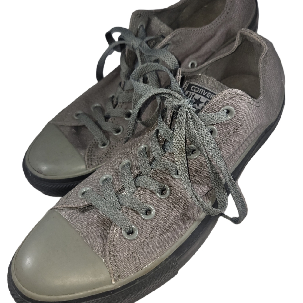 Converse size 10